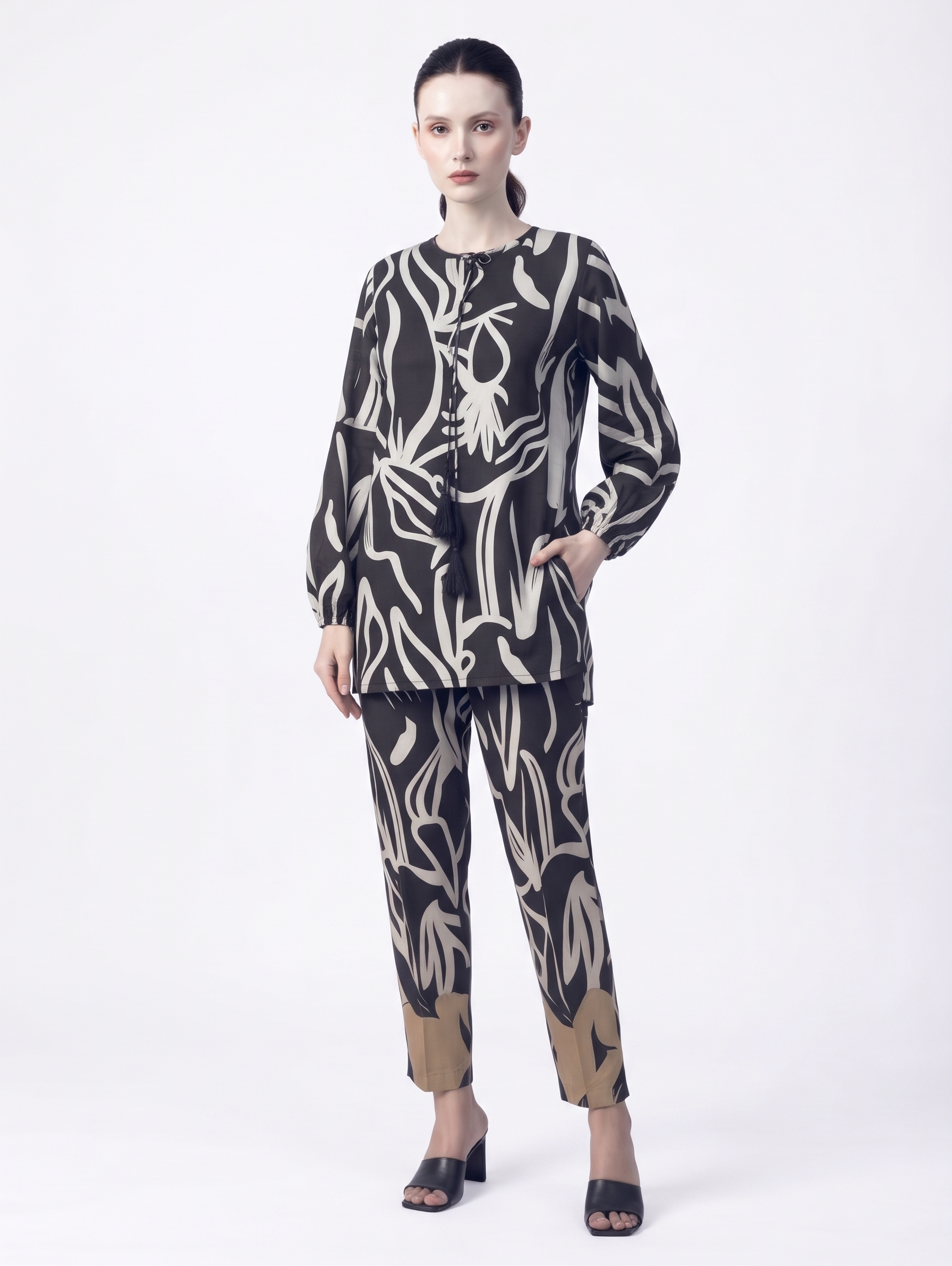 VALLORIYA – Women’s Black and White Abstract Print Tunic Set with Drawstring Neckline and Long Sleeves Available Size or Sizes S-M-L-XL-XXL-XXXL
